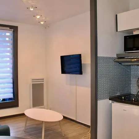 Modern Proche Centre *